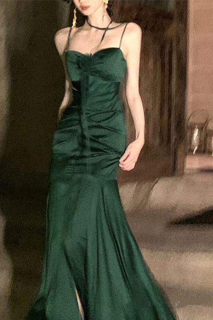 Wunderschönes smaragdgrünes Satinkorsett-Spaghettiträger Meerjungfrauen-Ballkleid mit 3D-Rosen DP8363