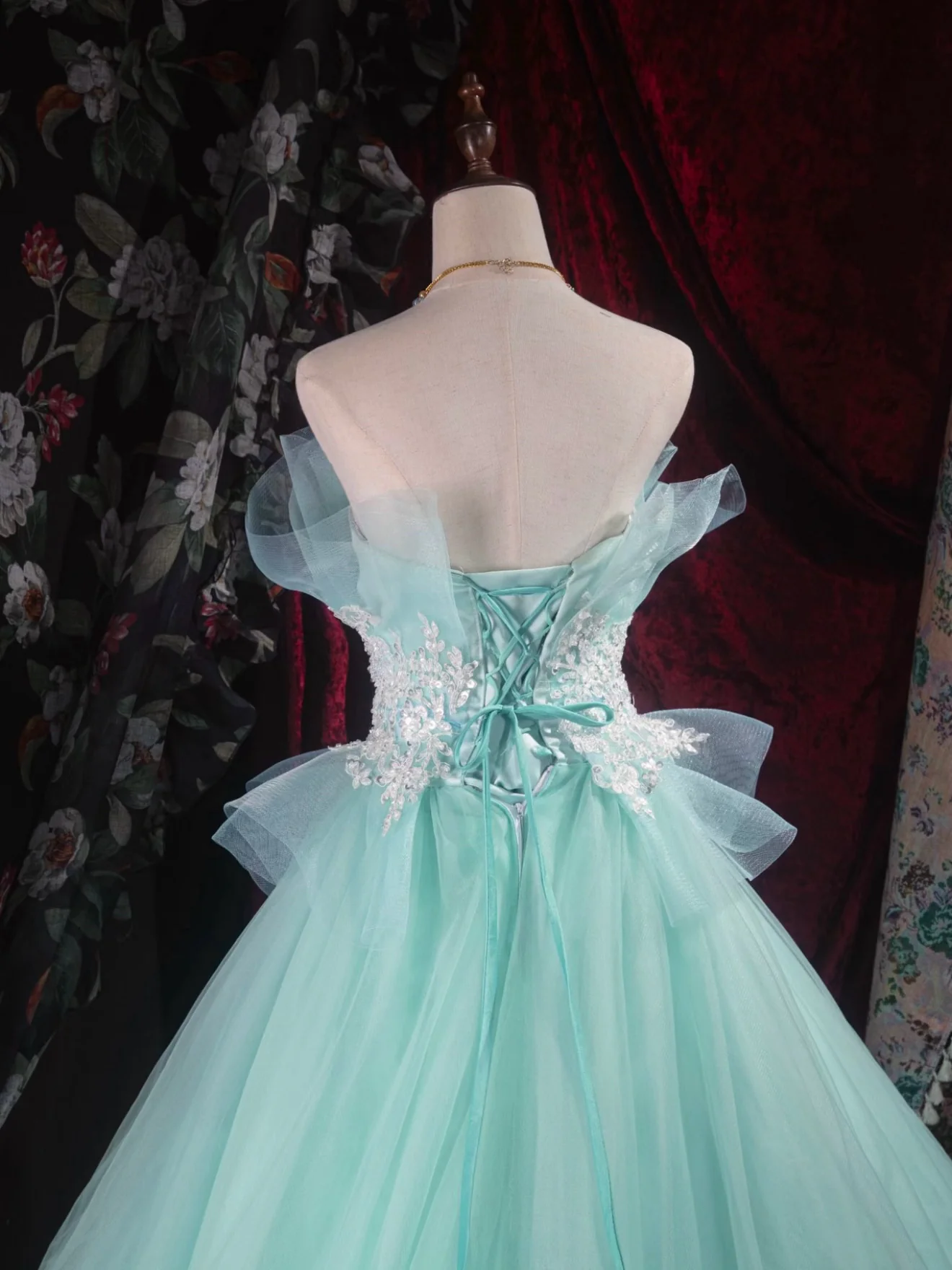Elegant Mint Green Strapless Tulle Lace Applique Floor Length Sweet 15 Quinceanera Ball Gown DP8368