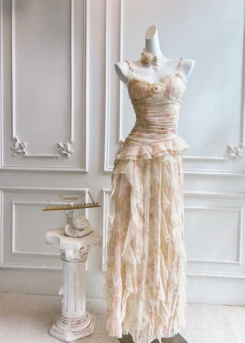 Vintage rosa geblümtes Chiffon-Abendkleid mit gestuften Rüschen und 3D-Rose DP8403