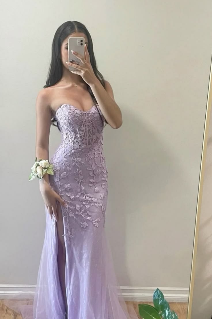 Enchanting Lavender Floral Applique Mermaid Prom Gown with High Slit DP8030