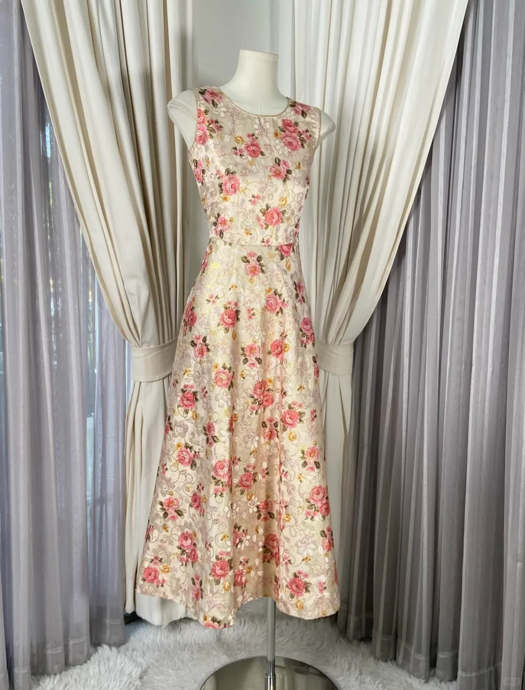 Vintage Rose Jacquard Sleeveless Midi A-Line Evening Dress DP8374
