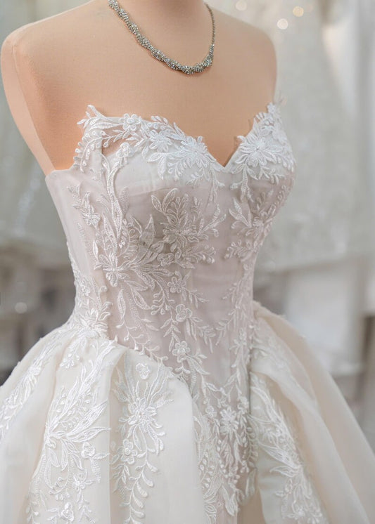 Vintage Sweetheart Strapless Lace Floral Embroidery A-Line Wedding Dress DP8601
