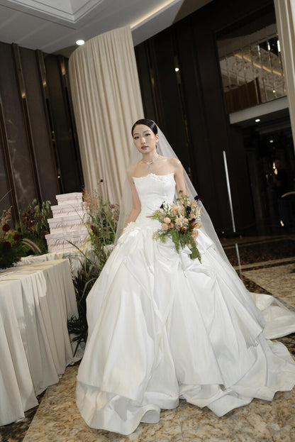 Vintage Strapless Floral Appliques Satin Tiered Ruffle A-Line Wedding Dress DP8603