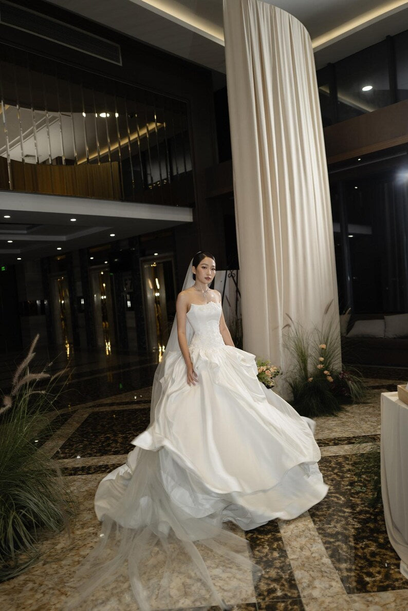 Vintage Strapless Floral Appliques Satin Tiered Ruffle A-Line Wedding Dress DP8603