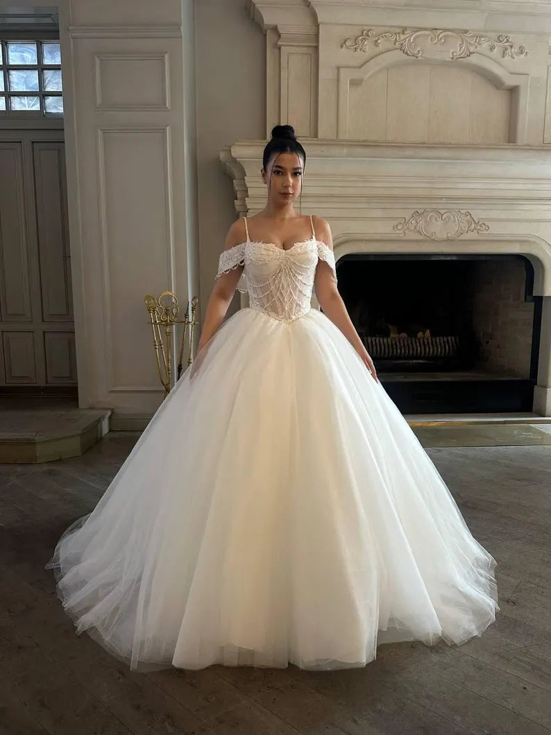 Vintage Off-the-Shoulder Spaghetti Straps Lace Tulle Sweetheart Wedding Dress DP8604