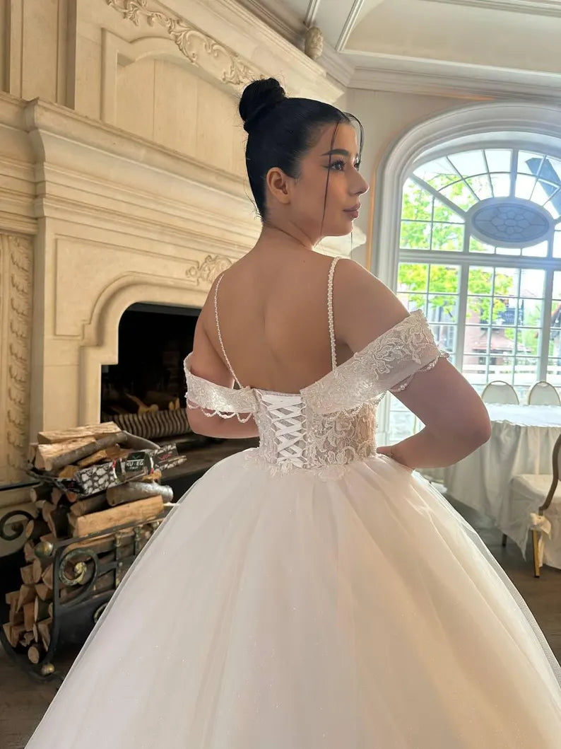 Vintage Off-the-Shoulder Spaghetti Straps Lace Tulle Sweetheart Wedding Dress DP8604