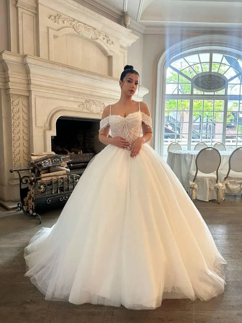 Vintage Off-the-Shoulder Spaghetti Straps Lace Tulle Sweetheart Wedding Dress DP8604