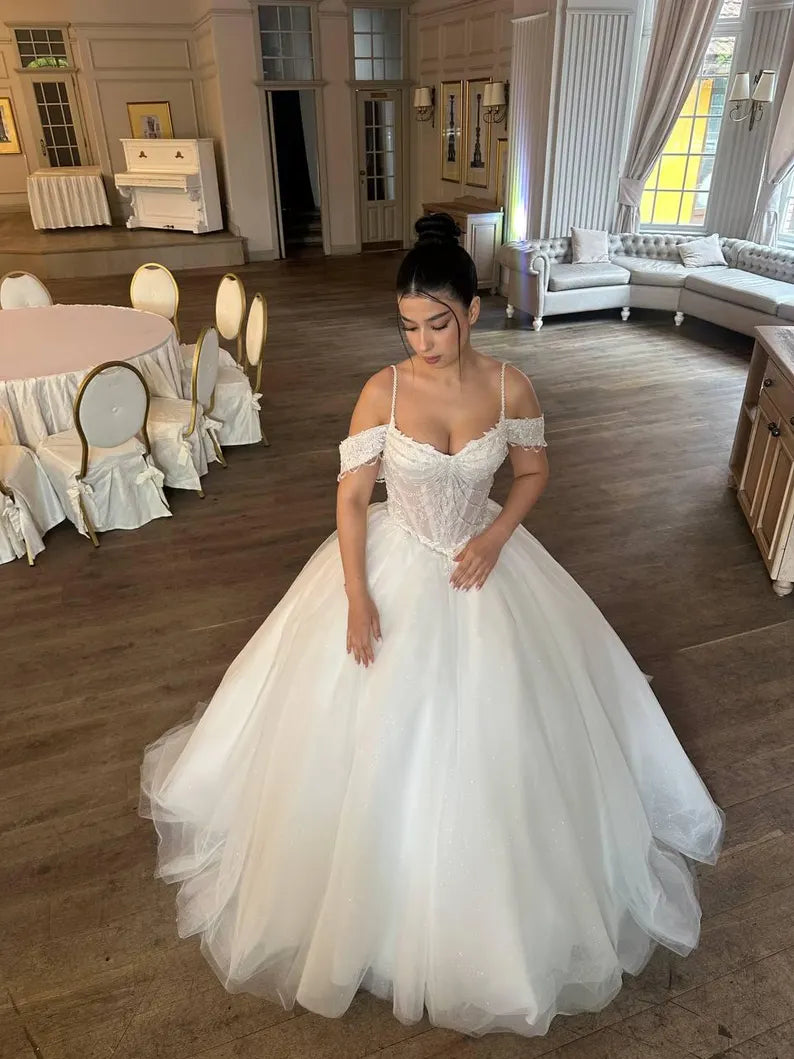 Vintage Off-the-Shoulder Spaghetti Straps Lace Tulle Sweetheart Wedding Dress DP8604