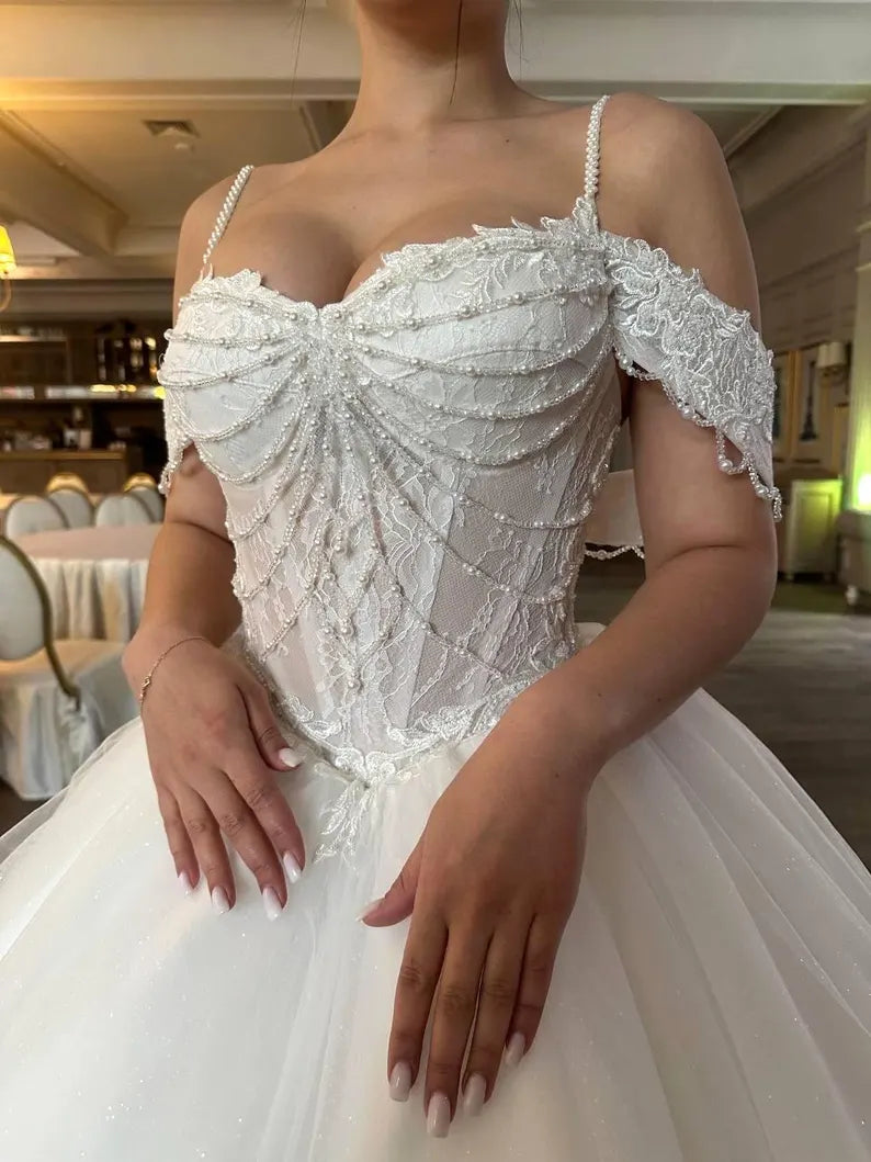 Vintage Off-the-Shoulder Spaghetti Straps Lace Tulle Sweetheart Wedding Dress DP8604