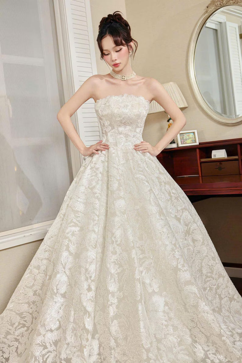Elegant Strapless Floral Lace Embroidery A-Line Wedding Dress DP8597