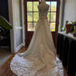 Ärmelloses Satin-Brautkleid mit goldener Stickerei im A-Linien-Schnitt DP8425