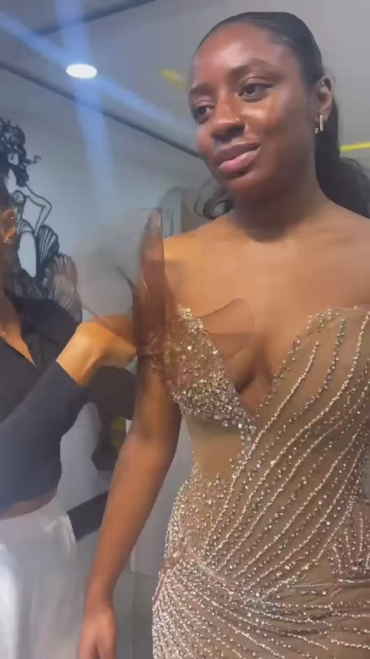 Luxuriöses perlenbesetztes Meerjungfrauen-Abendkleid Gold Funkelnder Tüll Formelles Ballkleid DP5002