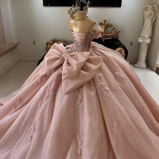 Wunderschönes rosa trägerloses A-Linien-Ballkleid mit Applikationen für Sweet 16 Quinceanera, bodenlang, Geburtstagskleid, Abendkleid, Ballkleid, DP6511
