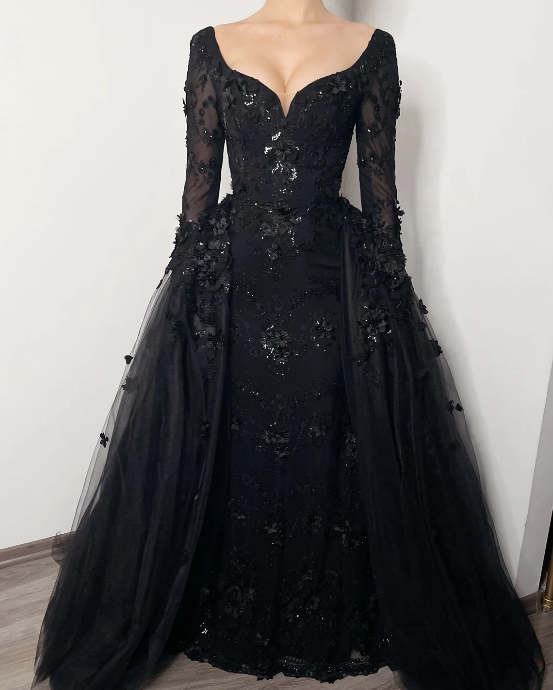 Black Gothic elegant 3D floral beaded wedding dress, open back train tulle gown,DS9580